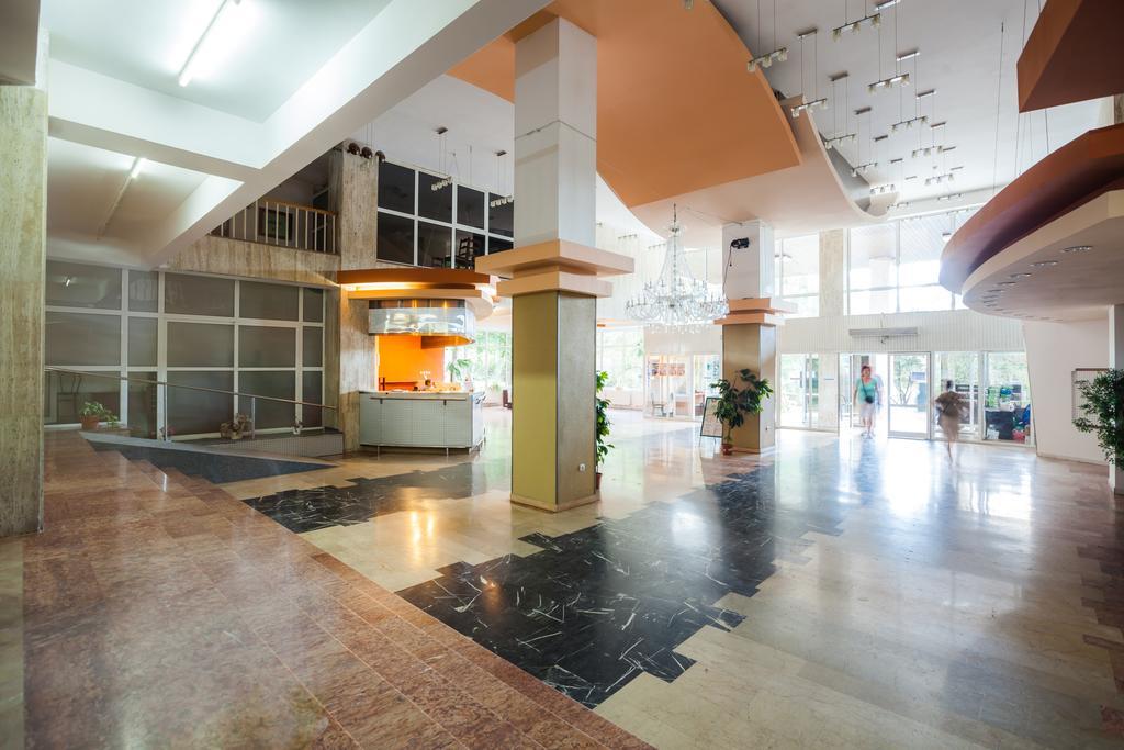 Dacia Hotel Baile Herculane Exterior photo