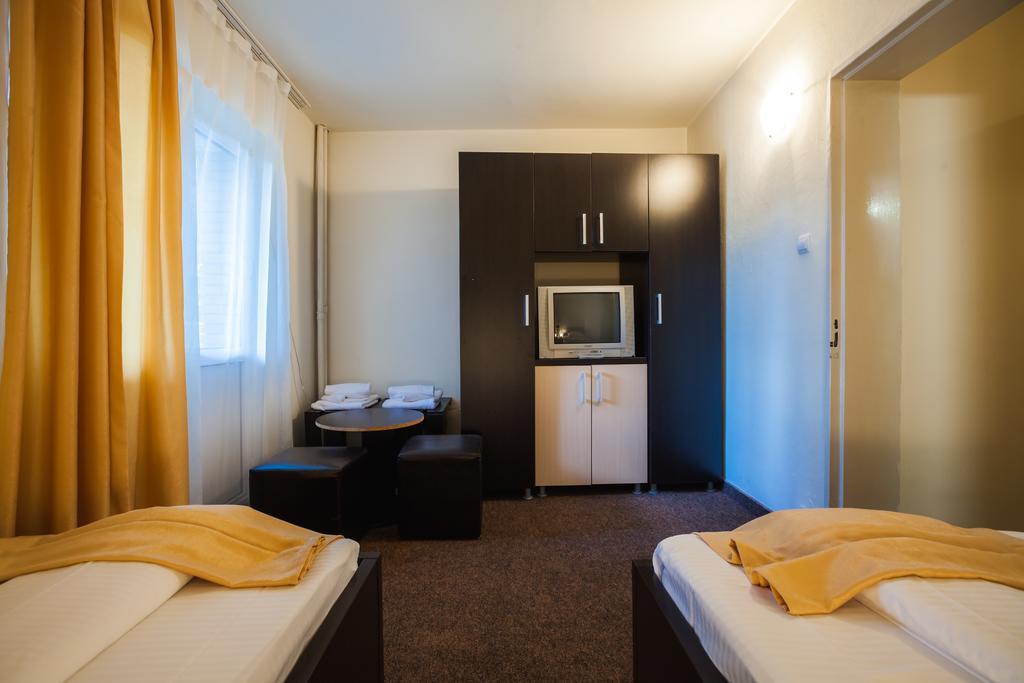 Dacia Hotel Baile Herculane Exterior photo